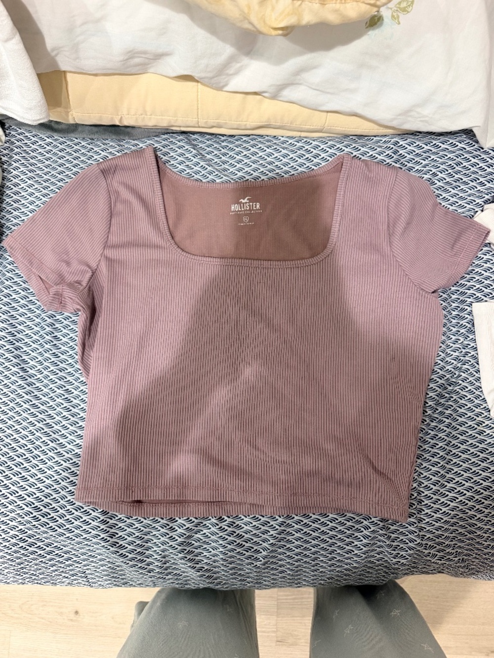 Hollister Mauve Purple Cropped Ribbed Tee